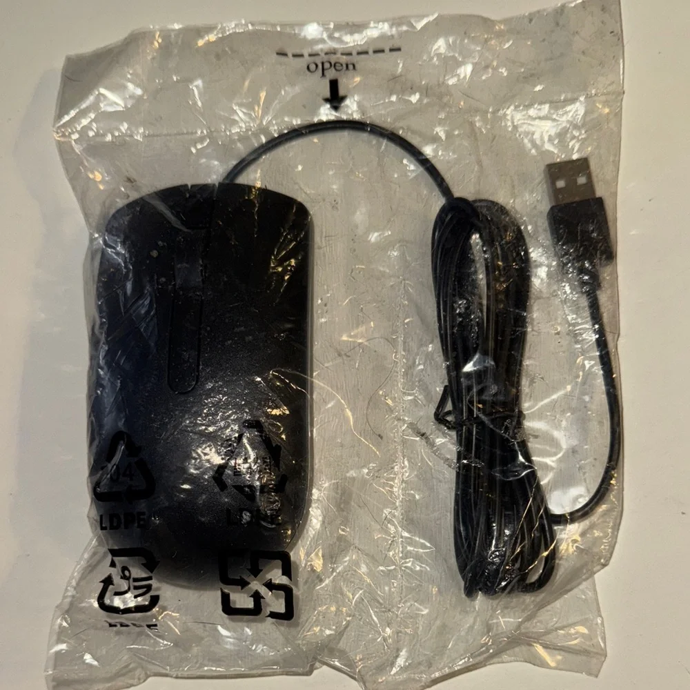NIP Dell MS116 Wired Optical Scroll Wheel USB Mouse with 3 Buttons